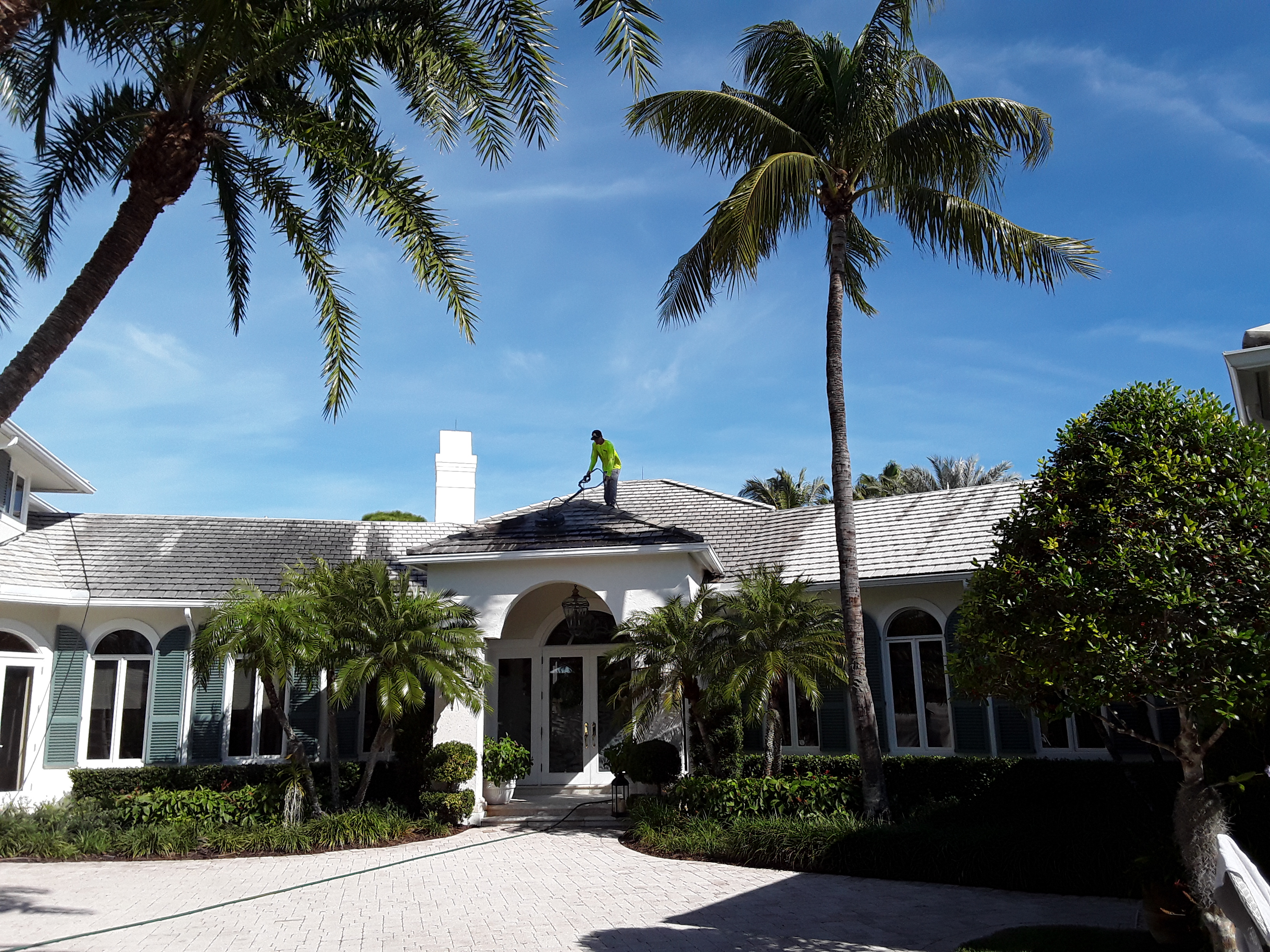 Larry's Pressure Cleaning: Service Image-1