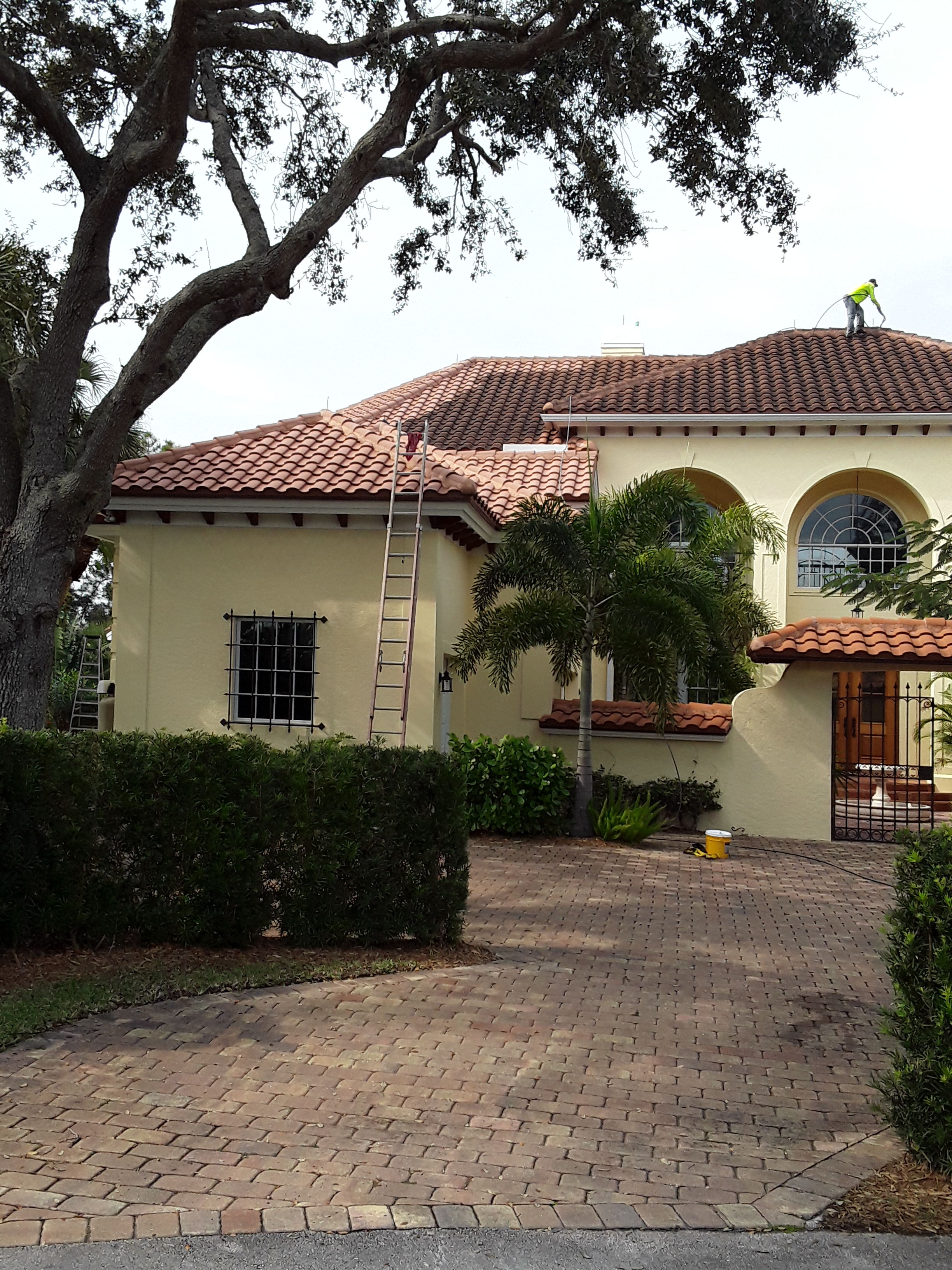 Larry's Pressure Cleaning: Service Image-0 Larry's Pressure Cleaning: Service Image-0